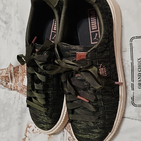 Puma - Picture 2 of 5